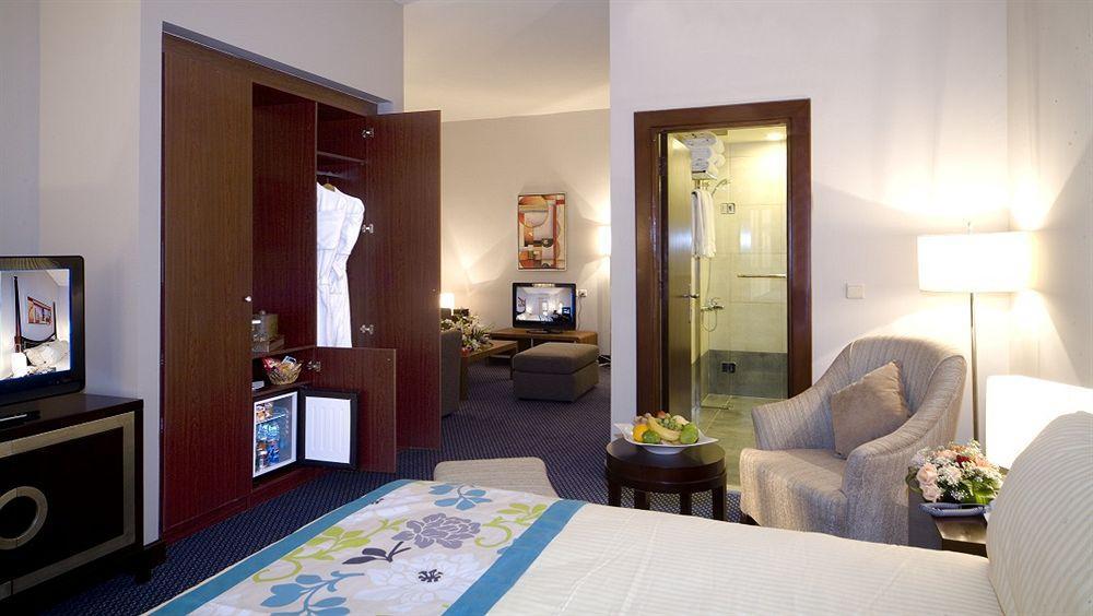 Mena Hotel