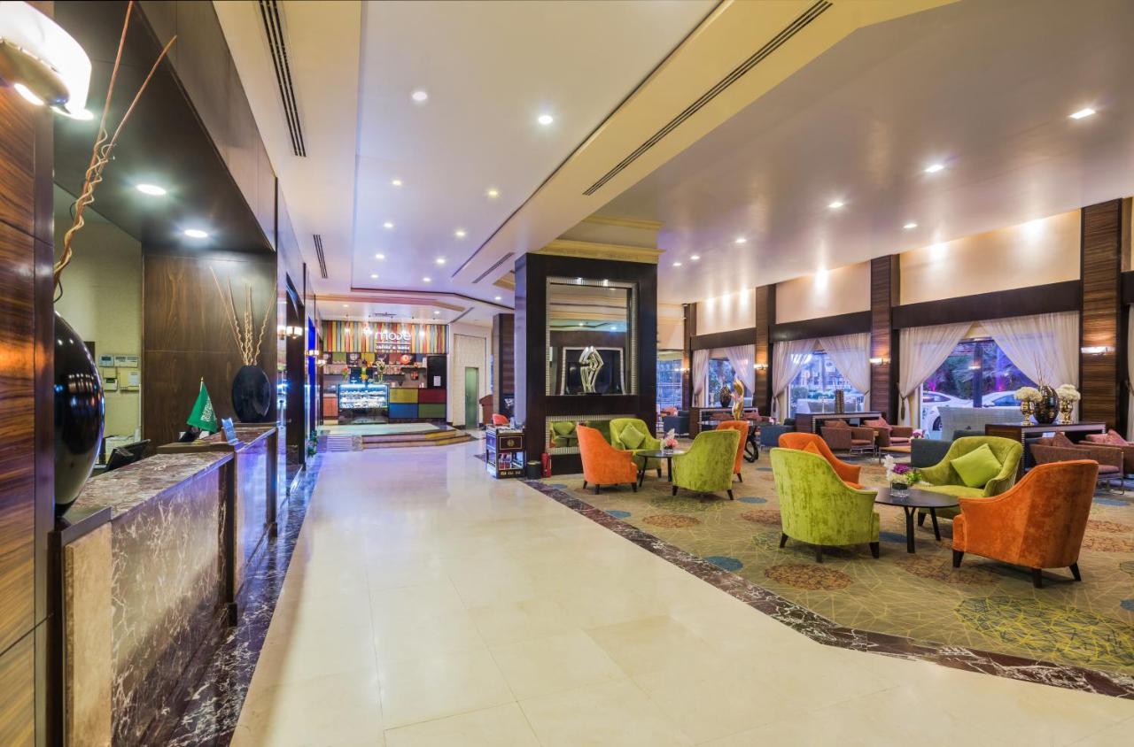 Mena 4*